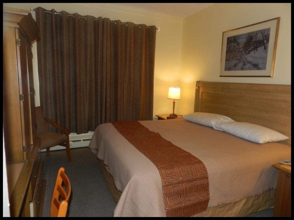 L'Auberge De L'Aeroport Inn Dorval Quarto foto